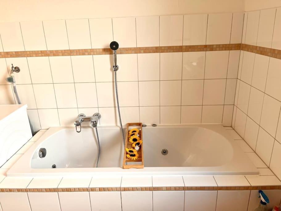 ליבק Doppelzimmer Mit Terrasse In Privatem Zuhause מראה חיצוני תמונה