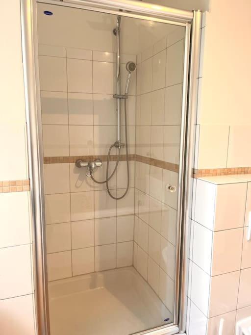 ליבק Doppelzimmer Mit Terrasse In Privatem Zuhause מראה חיצוני תמונה