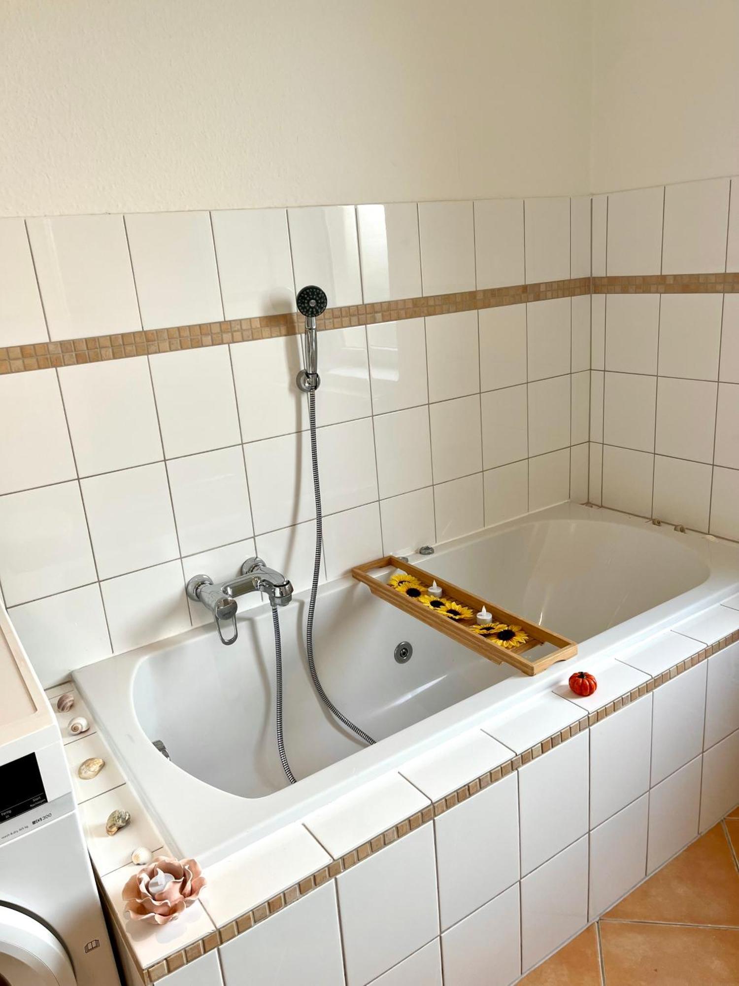 ליבק Doppelzimmer Mit Terrasse In Privatem Zuhause מראה חיצוני תמונה
